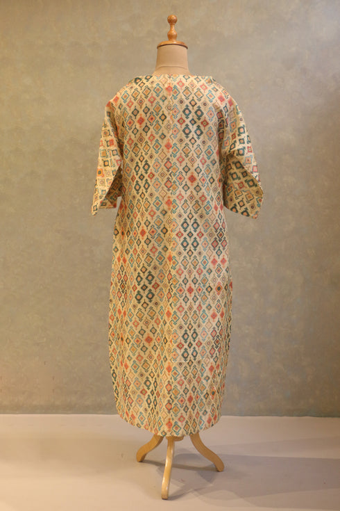 Lightly Embellished Neck Tunic